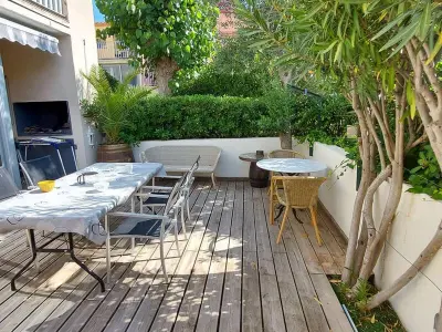 Appartement à Le Grau d'Agde, Appartement climatisé 3 pièces, 6 pers, terrasse, BBQ, parking privé, à 100 m de la plage - L896128