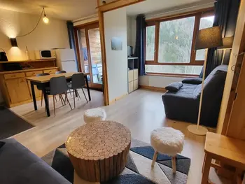 Appartement à Saint Jean d'Aulps,Studio cabine au pied des pistes avec piscine privée et parking à Saint-Jean-d'Aulps FR-1-573-71 N°896131