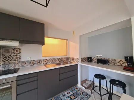 Appartement spacieux, centre ville, 2 chambres, parking, proche toutes commodités - Photo 3