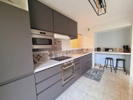 Appartement spacieux, centre ville, 2 chambres, parking, proche toutes commodités - Photo 5