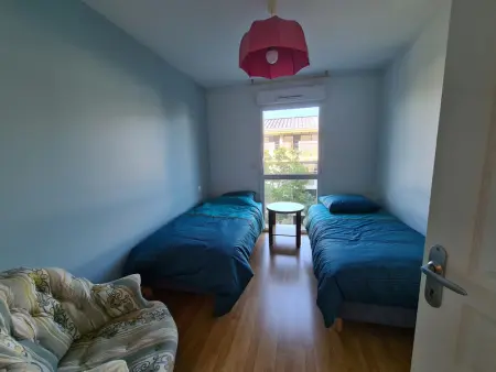 Appartement spacieux, centre ville, 2 chambres, parking, proche toutes commodités - Photo 6