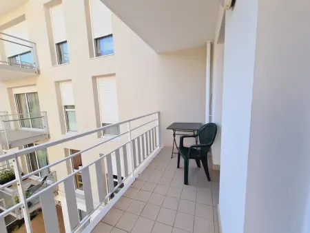 Appartement spacieux, centre ville, 2 chambres, parking, proche toutes commodités - Photo 9