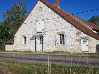 Gite à Rongères,Maison rénovée en campagne avec jardin privé et tout confort, près de Vichy FR-1-489-381 N°849884