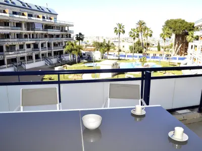 Appartement à Denia, Appartement Moderne 2 Chambres près du Port avec Piscine, Jardin et Proximité Plage à Dénia - L896301