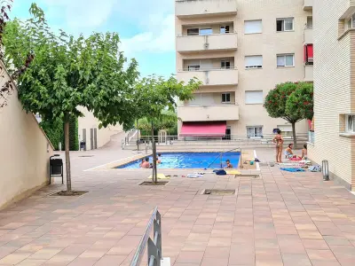 Appartement à Lloret de Mar, Appartement familial à 250m de la plage, 6 pers, piscine, internet, Lloret de Mar - L896349