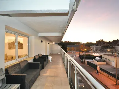 Appartement à Lloret de Mar, Appartement moderne à 500m de la plage avec terrasse et piscine communautaire - L896360