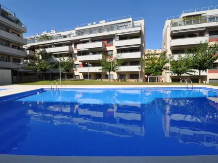 Appartement à Lloret de Mar, Appartement de 100m² avec terrasse, jardin, piscine, proche plage, climatisé, parking à Lloret de Mar - L896361