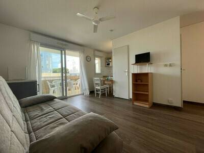 Location Appartement à La Rochelle,Charmant T2 avec balcon, piscine & parking - Proche plage & commodités FR-1-246-260 N°896378