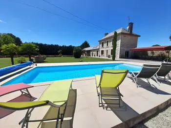 Wohnung in Archigny,Longère restaurée avec piscine chauffée, terrasse et barbecue à Archigny FR-1-541-89 N°896420