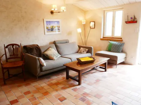 Charmante maison rénovée avec goût, jardin clos, accès wifi, proche commerces et mer. - Photo 1