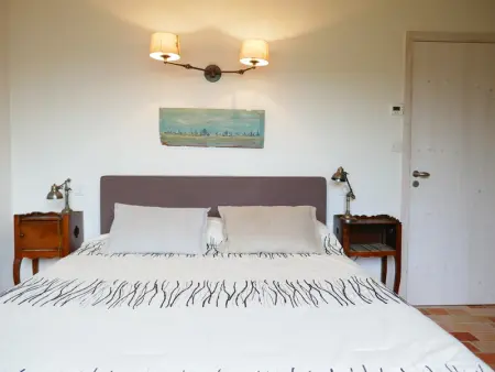 Charmante maison rénovée avec goût, jardin clos, accès wifi, proche commerces et mer. - Photo 9