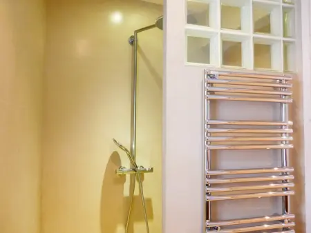 Charmante maison rénovée avec goût, jardin clos, accès wifi, proche commerces et mer. - Photo 11