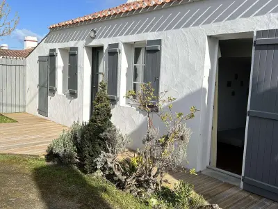 Maison à L'Épine, Charmante maison à 250m de la plage avec jardin, terrasse ensoleillée et garage à vélo, L'Épine - L850262