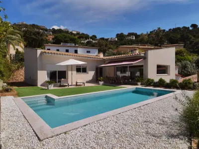 Villa Olivera : Villa de Luxe avec Piscine Privée, Climatisation et Wifi près des Plages de la Costa Brava - Photo 2