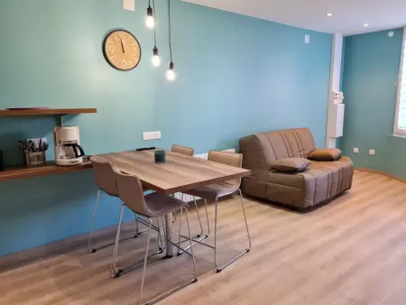 Gîte de Plain-Pied avec Confort Moderne, Nature et Loisirs à Proximité - Photo 1