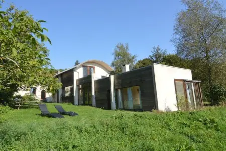 Lieu d'Être, Charmante maison de vacances avec piscine ouvert de avril à sept. à Bruxelles - Photo 1