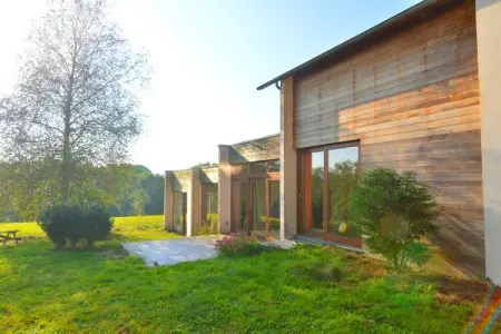 Lieu d'Être, Charmante maison de vacances avec piscine ouvert de avril à sept. à Bruxelles - Photo 2
