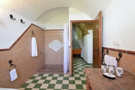Cueva 2 dorm, Maison troglodyte à Guadix avec piscine et barbecue - Photo 16