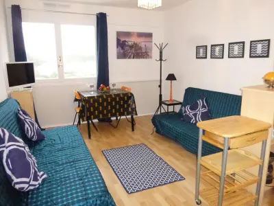 Appartement à Saint Jean de Monts, Studio à 50m de la plage, 3 couchages, parking gratuit, animaux acceptés - L953004