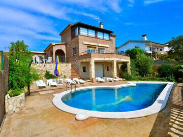 Villa Eva ,piscina privada, vistas montaña y grande zona de barbacoa, Haus 8 personen in Vidreres ES-182-68