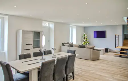 Location Maison 10 personnes à Ussel - Photo 2