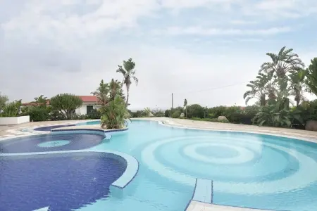 Gattotrilo x 4, Appartement dans une résidence avec piscine - Photo 7