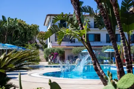 Gattotrilo x 4, Appartement dans une résidence avec piscine - Photo 10