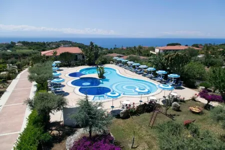 Gattotrilo x 4, Appartement dans une résidence avec piscine - Photo 13