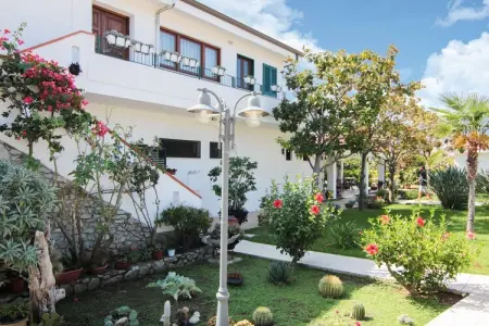 Gattotrilo x 4, Appartement dans une résidence avec piscine - Photo 16