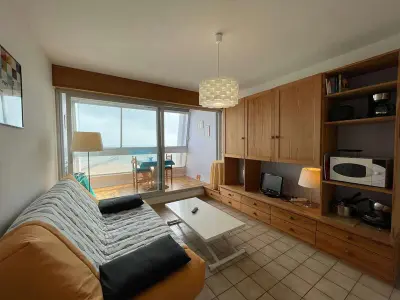 Appartement à Saint Jean de Monts, Studio à St-Jean-de-Monts, avec parking, balcon et vue mer - L896823