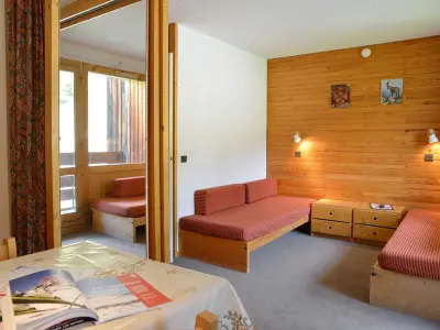 Appartement à Plagne Bellecôte, Studio lumineux au pied des pistes avec balcon, parking et animaux admis - L896914