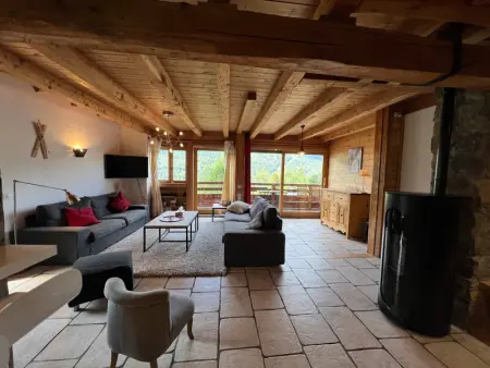 Appartement rénové avec poêle à bois, Wifi, parking - 10 min skibus et commerces - Photo 1