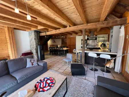 Appartement rénové avec poêle à bois, Wifi, parking - 10 min skibus et commerces - Photo 2