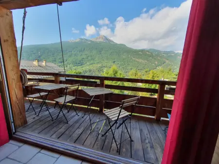 Appartement rénové avec poêle à bois, Wifi, parking - 10 min skibus et commerces - Photo 5