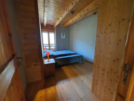 Appartement rénové avec poêle à bois, Wifi, parking - 10 min skibus et commerces - Photo 6