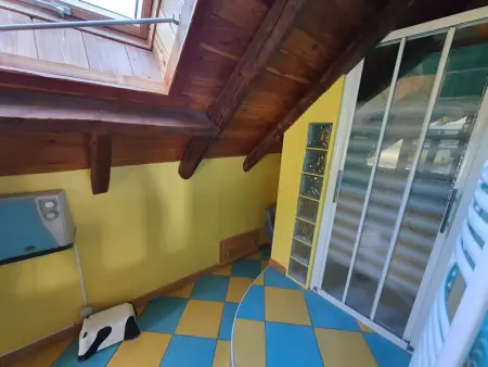 Appartement rénové avec poêle à bois, Wifi, parking - 10 min skibus et commerces - Photo 8