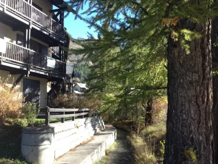 Spacieux Appartement Proche des Pistes avec Wifi Gratuit et Près des Grands Bains du Monêtier - Photo 13