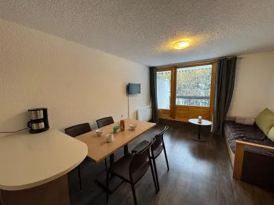 Appartement à Saint Chaffrey , Studio confort avec coin montagne, parking, proche pistes et commerces, balcon sud - L941189