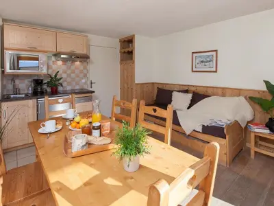 Appartement à Briançon, Studio lumineux à Briançon, au pied des télécabines, coin montagne, wifi gratuit - L941213