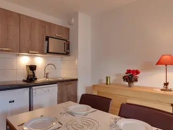 Wohnung in Briançon,Studio rénové avec balcon près des pistes à Briançon - WiFi gratuit, coin montagne, animaux acceptés FR-1-358-235 N°941242