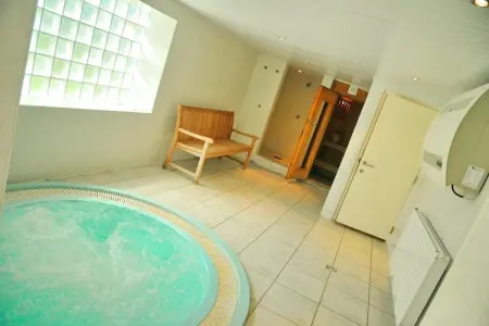 Residence Thier Antoine, Maison à Noiseux avec Jacuzzi & Jardin - Photo 5