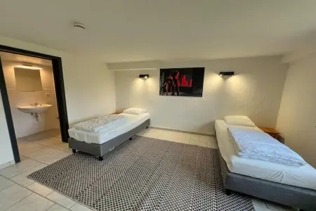 Residence Thier Antoine, Maison à Noiseux avec Jacuzzi & Jardin - Photo 9
