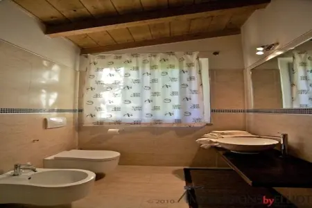 Borgo Belvedere Bilo, Maison à Imola avec forêt et piscine - Photo 18