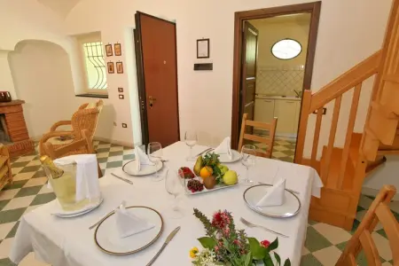 Mandarino, Maison à San Cipriano avec piscine - Photo 7