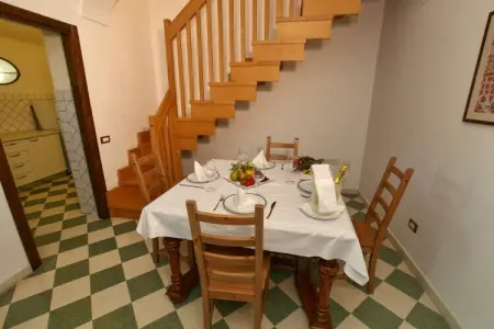 Mandarino, Maison à San Cipriano avec piscine - Photo 9