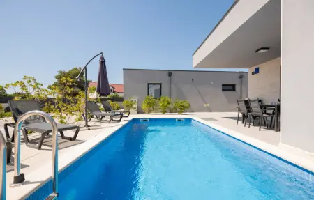 Location Maison 6 personnes à Vir - Photo 9