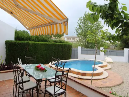 Maison à Deltebre, Maison familiale près de la mer, piscine privée, clim en option, animaux acceptés, plage à chiens - L851671