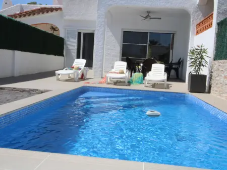 Maison à Deltebre, Maison près de la mer avec piscine privée, clim en option, Wi-Fi gratuit, animaux acceptés - L851677