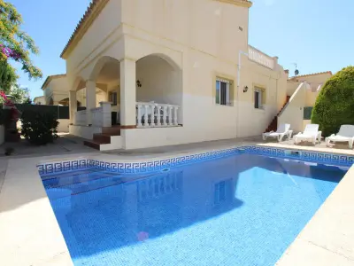 Maison à Deltebre, Maison Familiale: Piscine Privée, Plage, Clim en Option, Animaux Acceptés, Wifi Gratuit - L851686