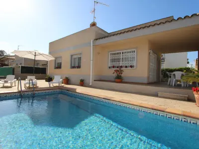 Maison à Deltebre, Maison avec Piscine Privée, Clim en Option, WiFi Gratuit, Animaux Bienvenus, Près de la Mer - L851700